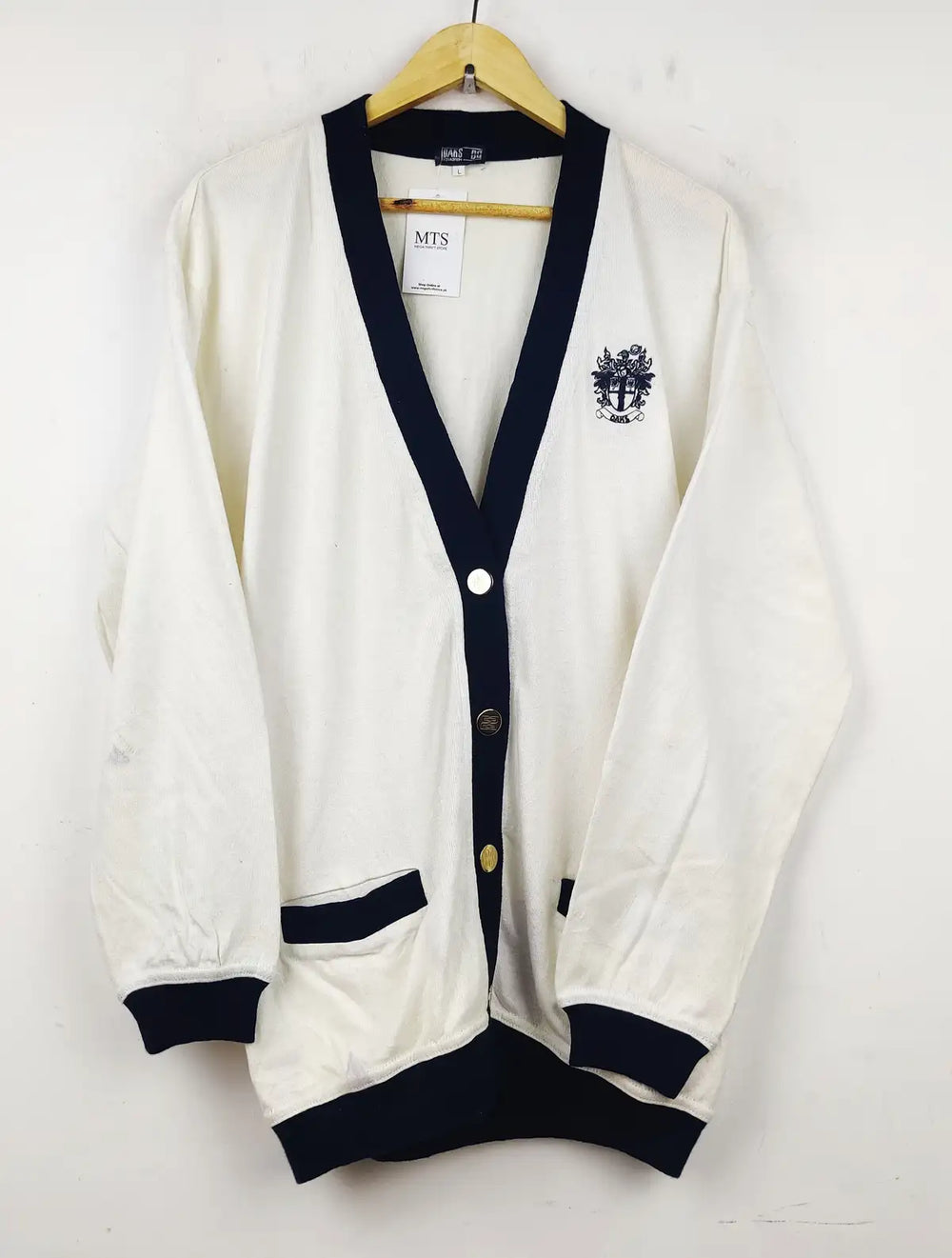 Buy online pre-used pre-loved 100% authentic & Original branded Daks Squadron (LS-8048) available in Pakistan. Top international brands avilable.