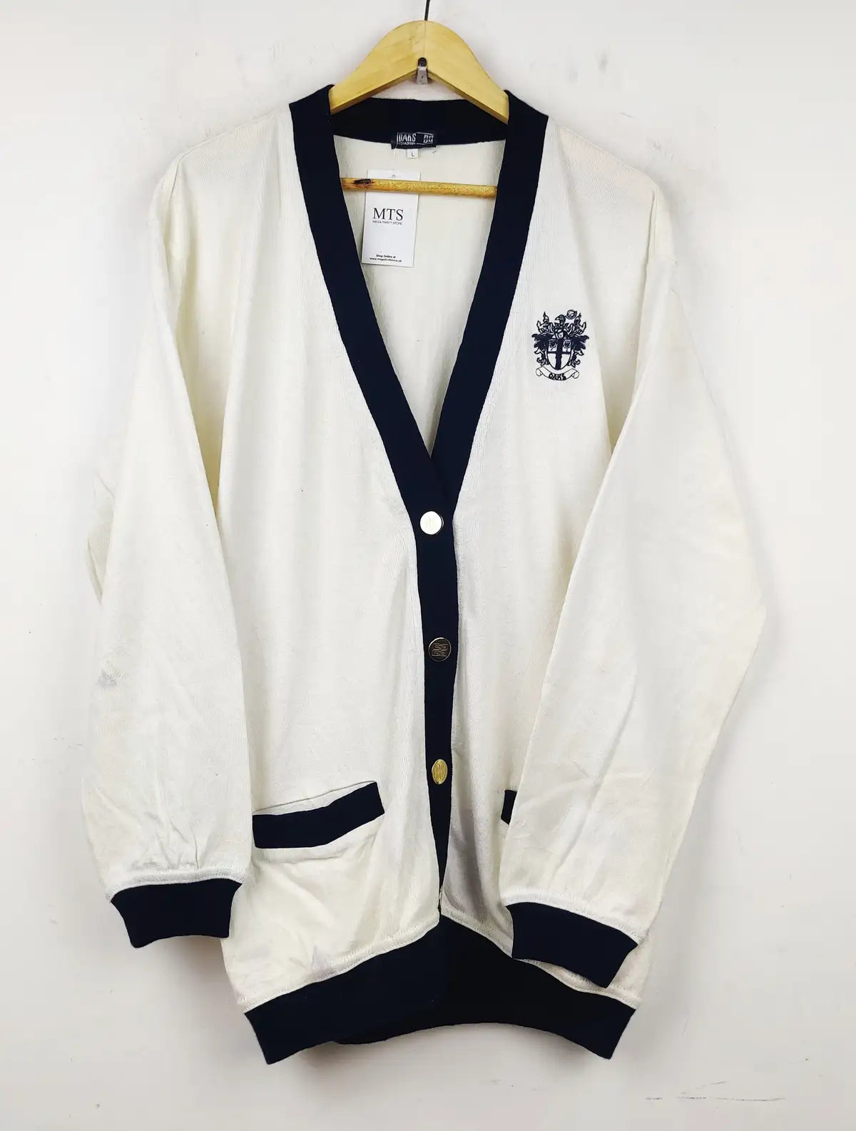 Buy online pre-used pre-loved 100% authentic & Original branded Daks Squadron (LS-8048) available in Pakistan. Top international brands avilable.
