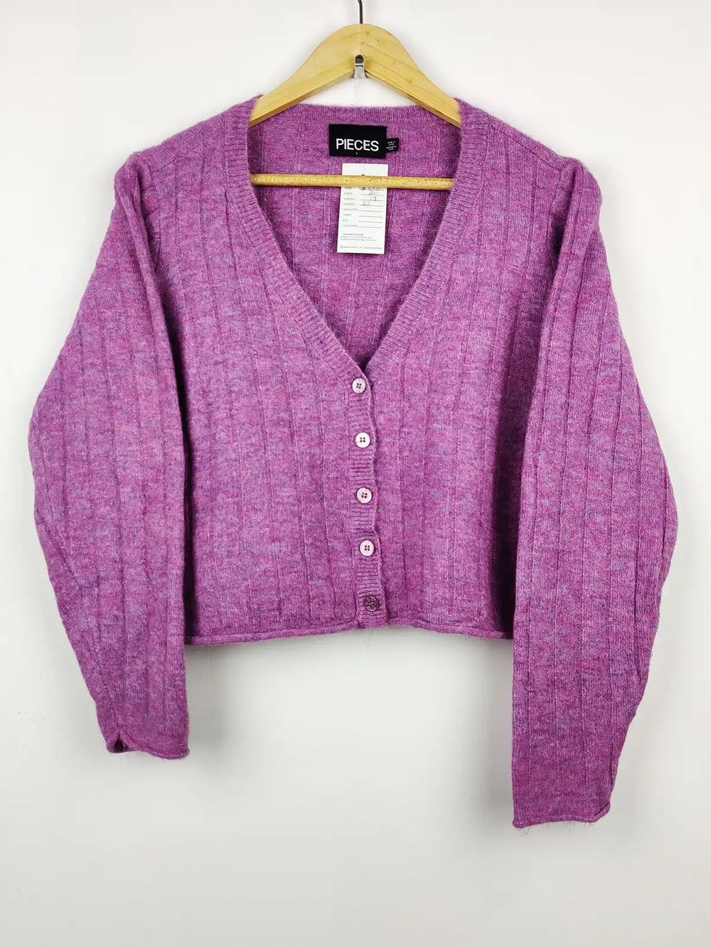 Buy online pre-used pre-loved 100% authentic & Original branded Pieces (LS-8518) available in Pakistan. Top international brands avilable.