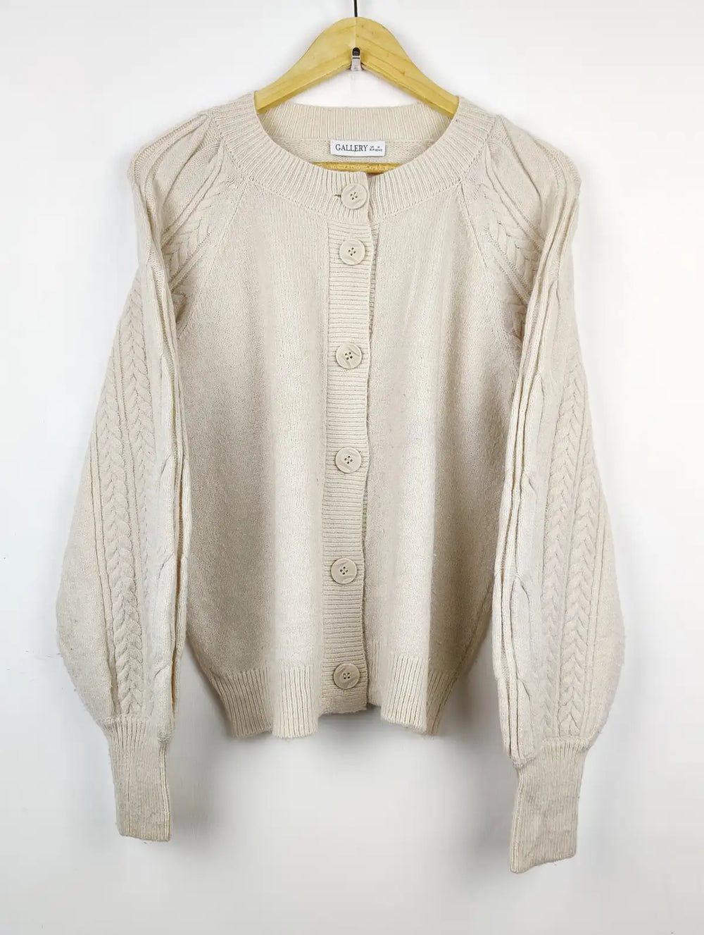 Buy online pre-used pre-loved 100% authentic & Original branded Gallery (LS-8533) available in Pakistan. Top international brands avilable.
