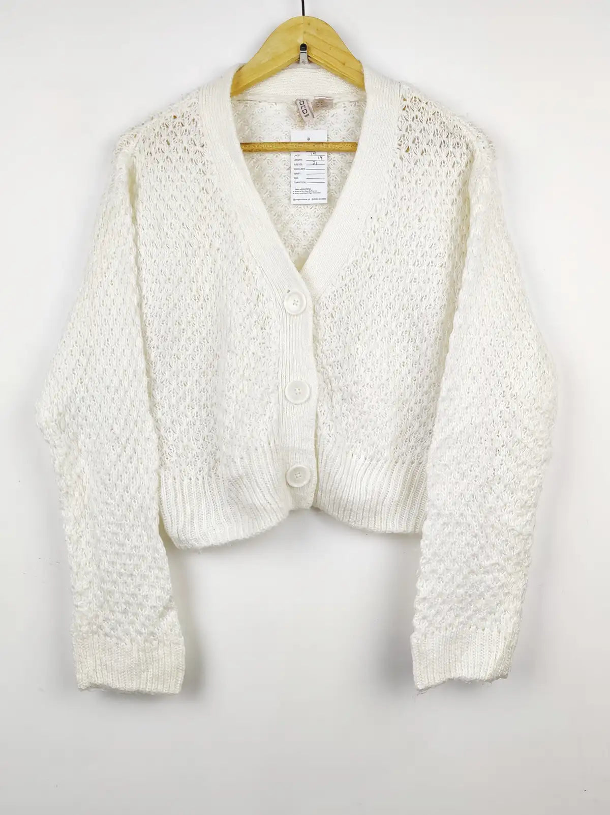 Buy online pre-used pre-loved 100% authentic & Original branded H&M (LS-8553) available in Pakistan. Top international brands avilable.