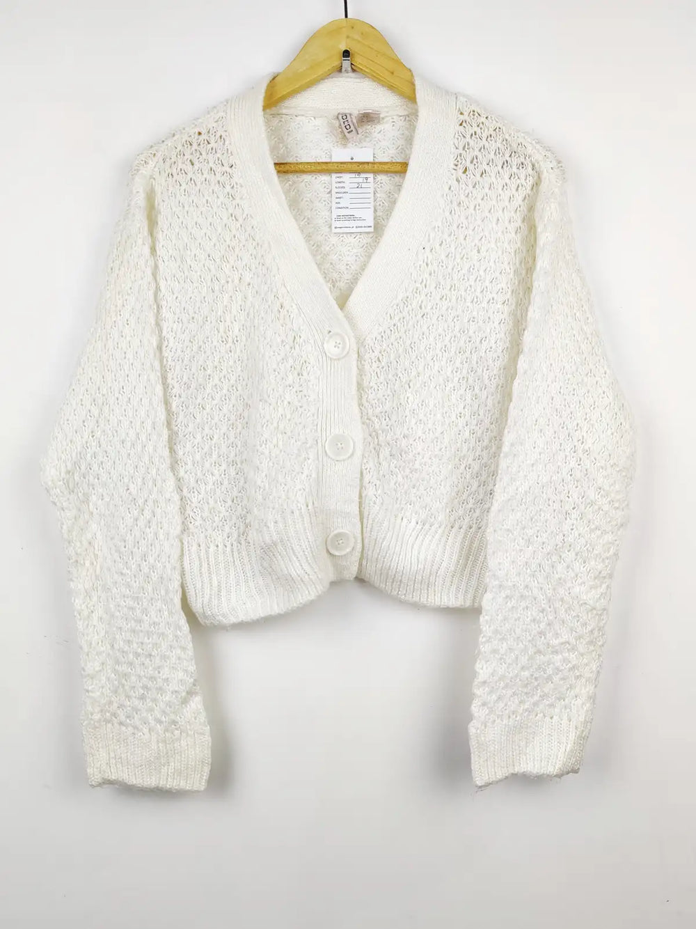 Buy online pre-used pre-loved 100% authentic & Original branded H&M (LS-8553) available in Pakistan. Top international brands avilable.