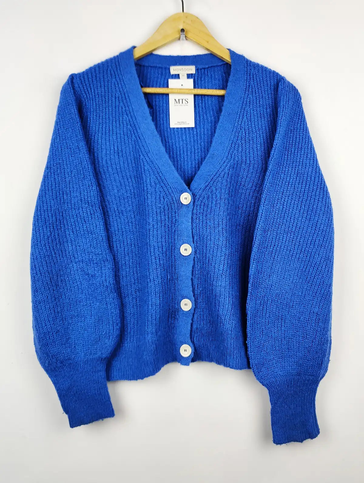 Buy online pre-used pre-loved 100% authentic & Original branded Monsoon (LS-8568) available in Pakistan. Top international brands avilable.
