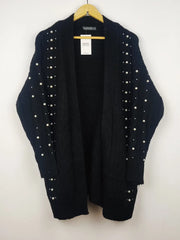 Buy online pre-used pre-loved 100% authentic & Original branded Primark (LS-8584) available in Pakistan. Top international brands avilable.