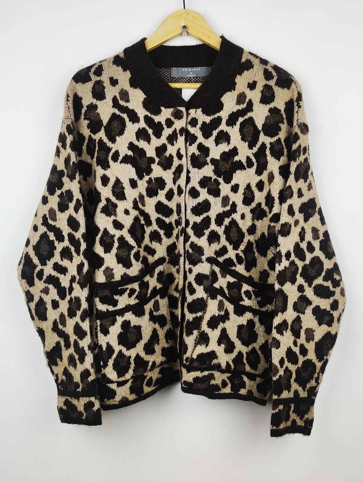 Buy online pre-used pre-loved 100% authentic & Original branded Primark (LS-8596) available in Pakistan. Top international brands avilable.