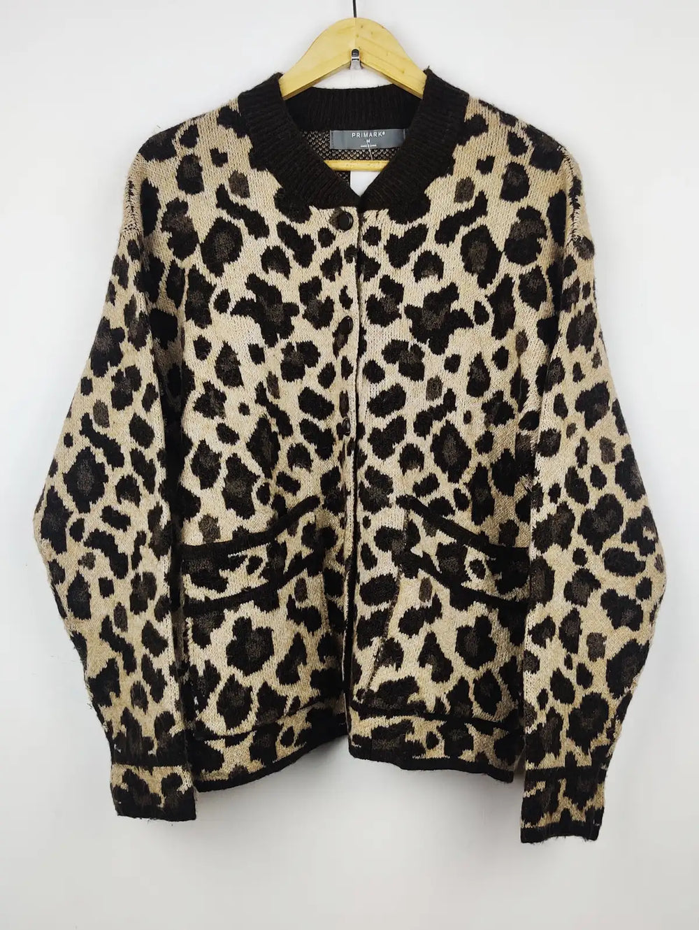 Buy online pre-used pre-loved 100% authentic & Original branded Primark (LS-8596) available in Pakistan. Top international brands avilable.