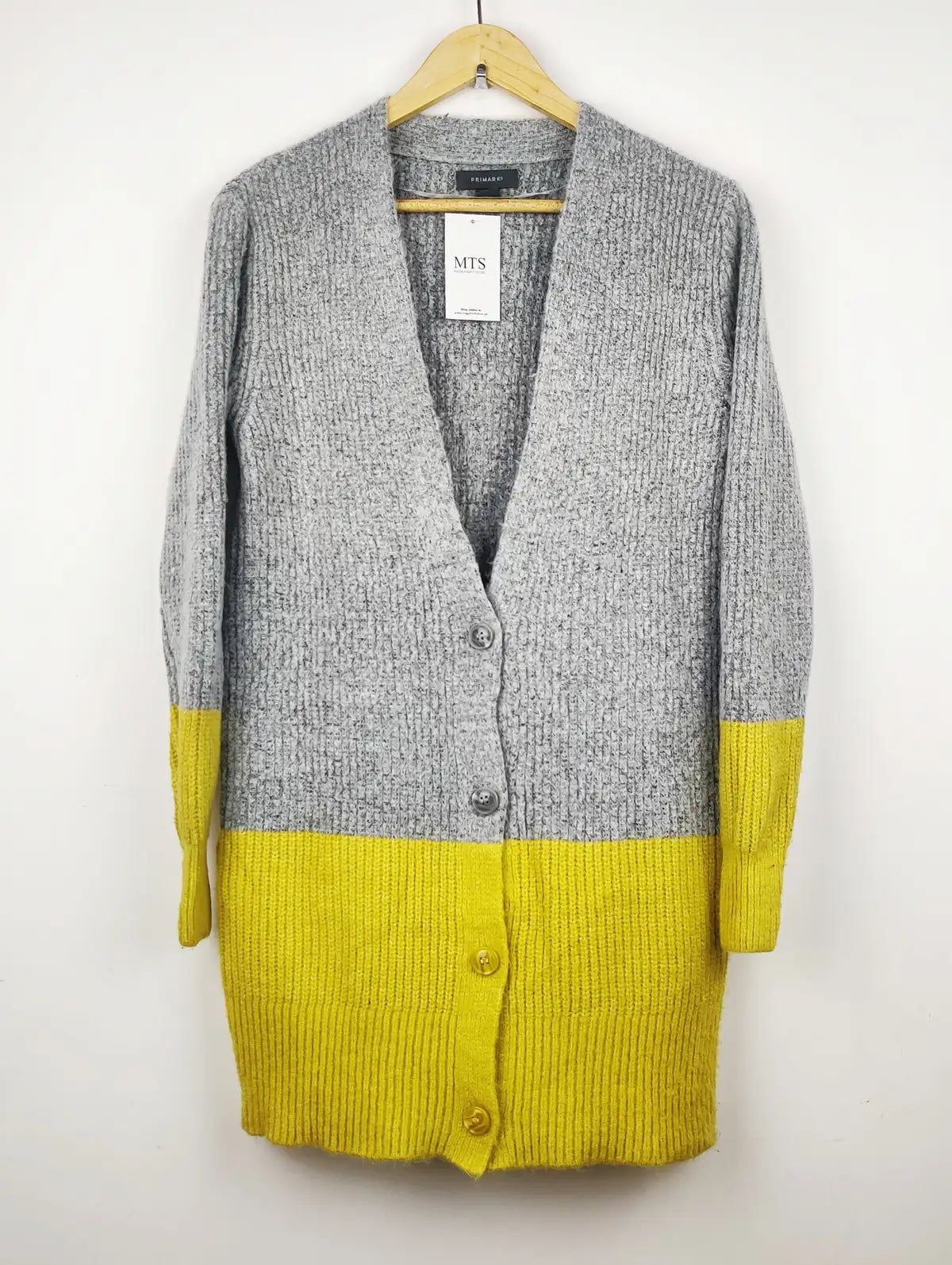 Buy online pre-used pre-loved 100% authentic & Original branded Primark (LS-8605) available in Pakistan. Top international brands avilable.