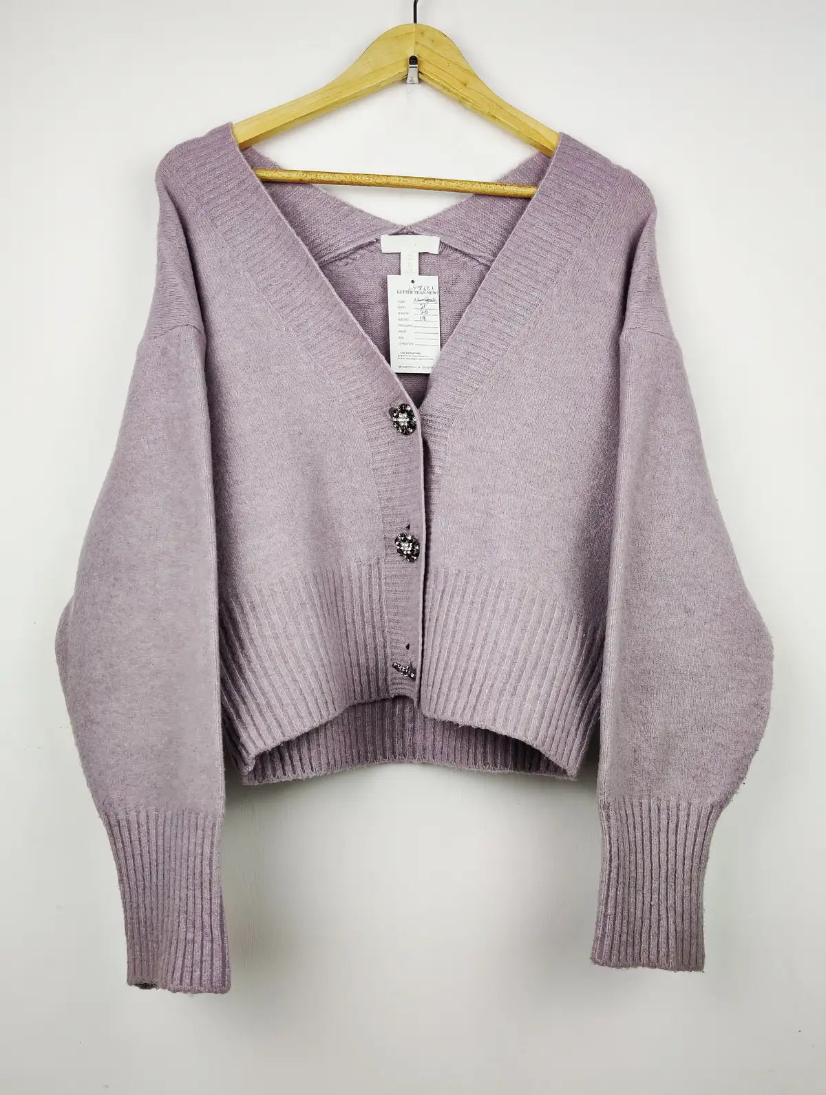 Buy online pre-used pre-loved 100% authentic & Original branded H&M (LS-8621) available in Pakistan. Top international brands avilable.
