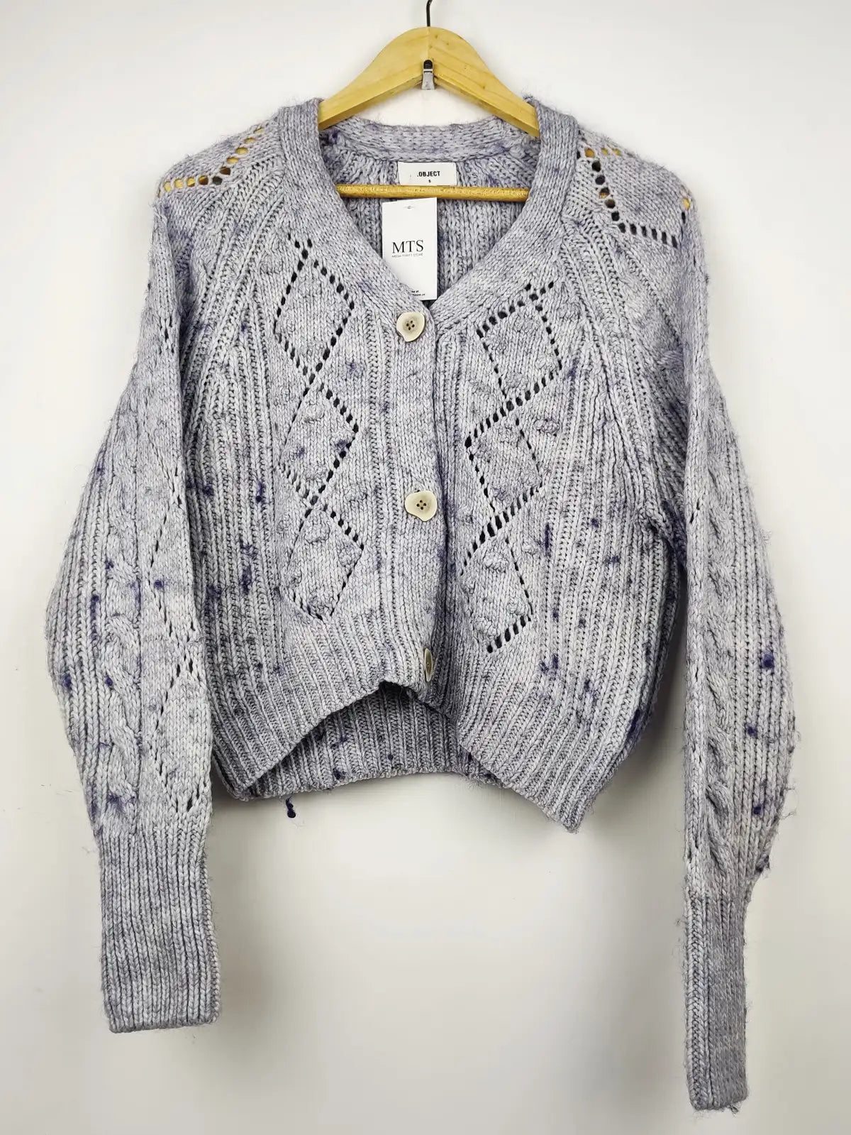 Buy online pre-used pre-loved 100% authentic & Original branded Object (LS-8625) available in Pakistan. Top international brands avilable.