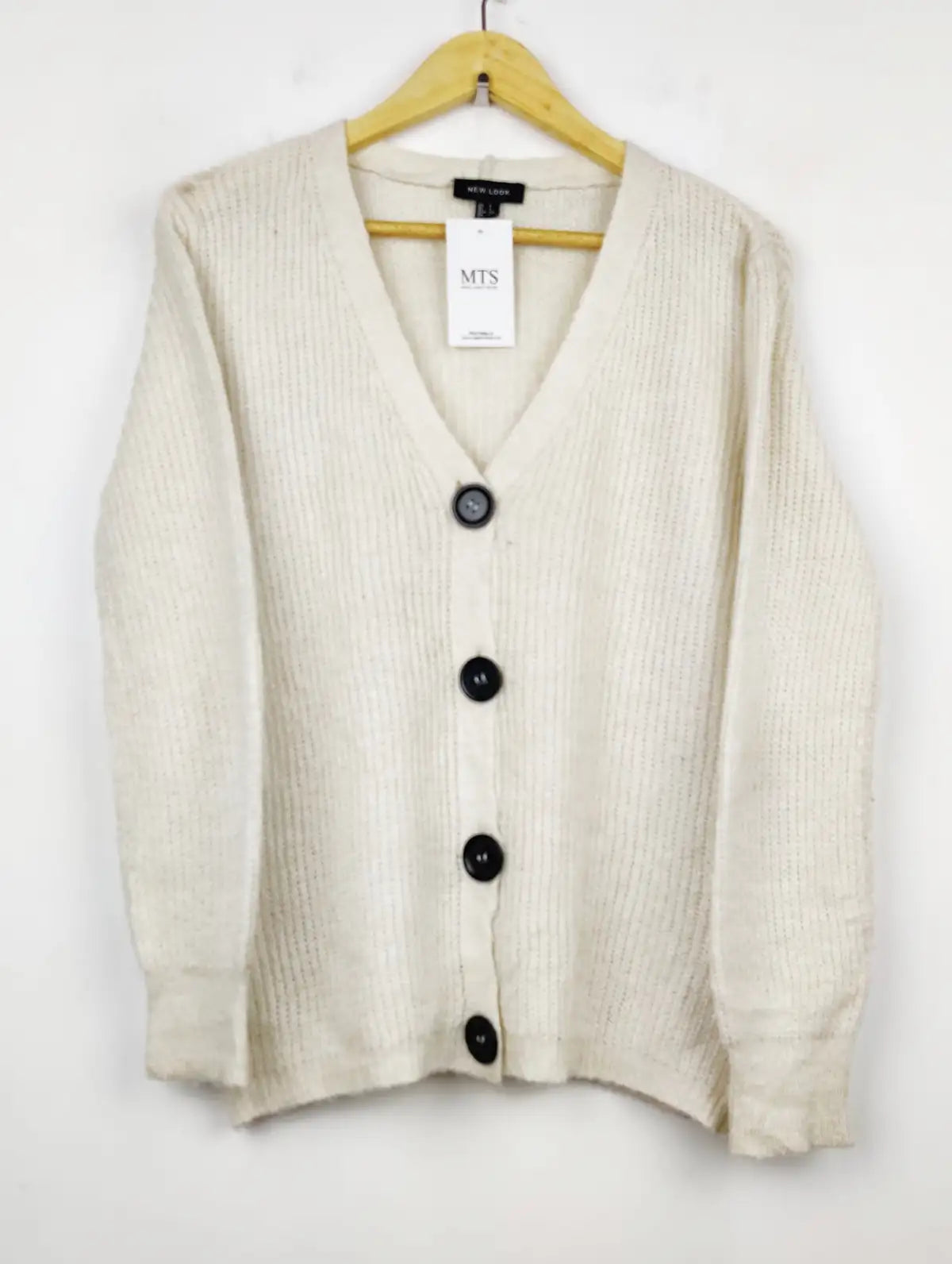 Buy online pre-used pre-loved 100% authentic & Original branded New Look (LS-8635) available in Pakistan. Top international brands avilable.