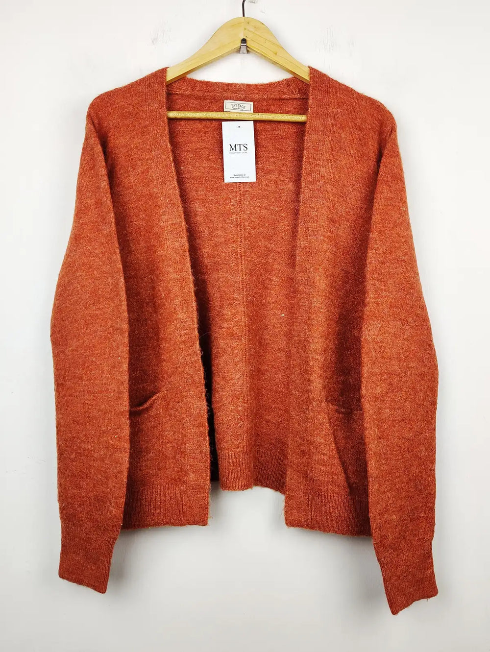 Buy online pre-used pre-loved 100% authentic & Original branded Fatface (LS-8639) available in Pakistan. Top international brands avilable.
