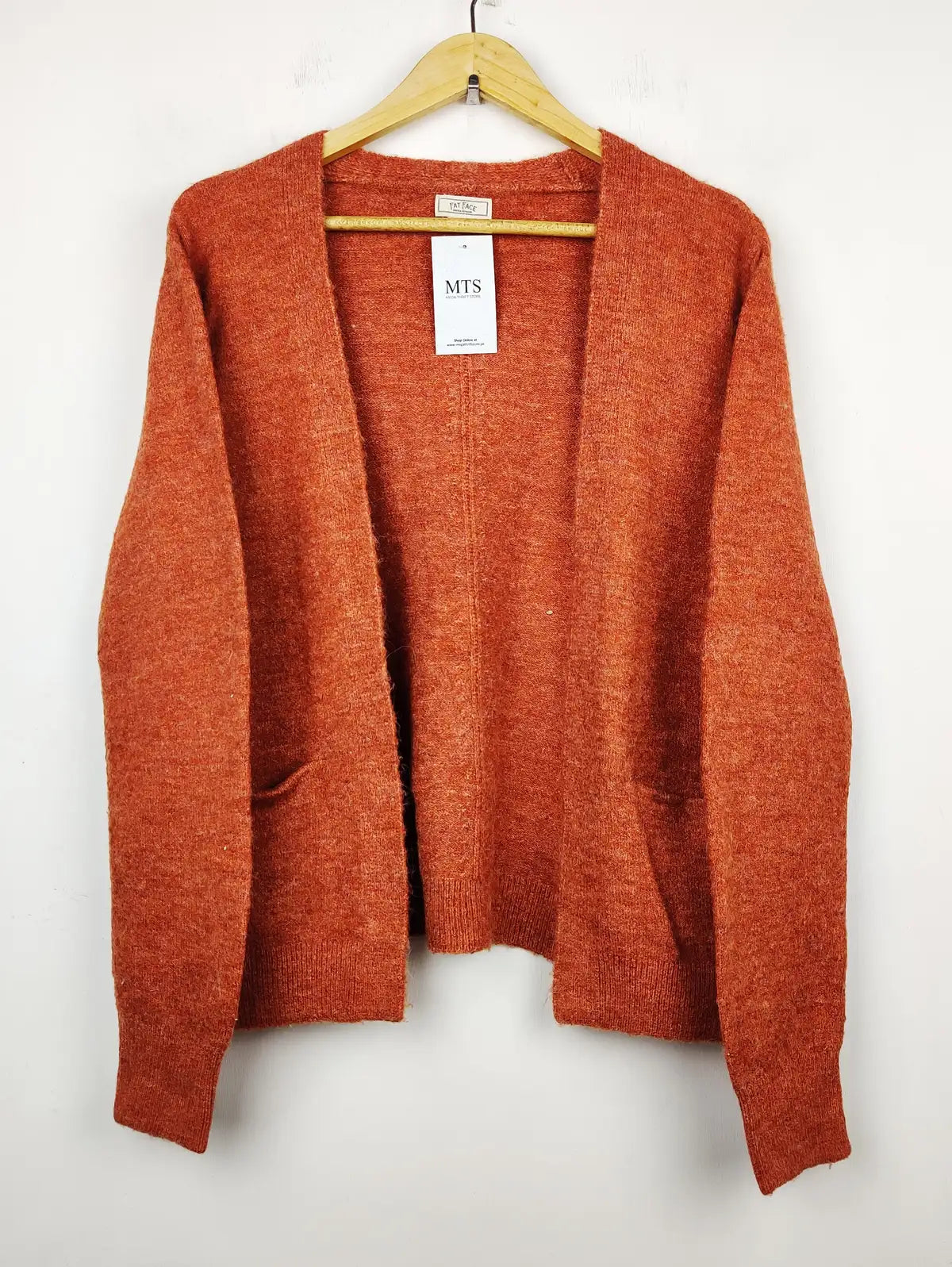 Buy online pre-used pre-loved 100% authentic & Original branded Fatface (LS-8639) available in Pakistan. Top international brands avilable.