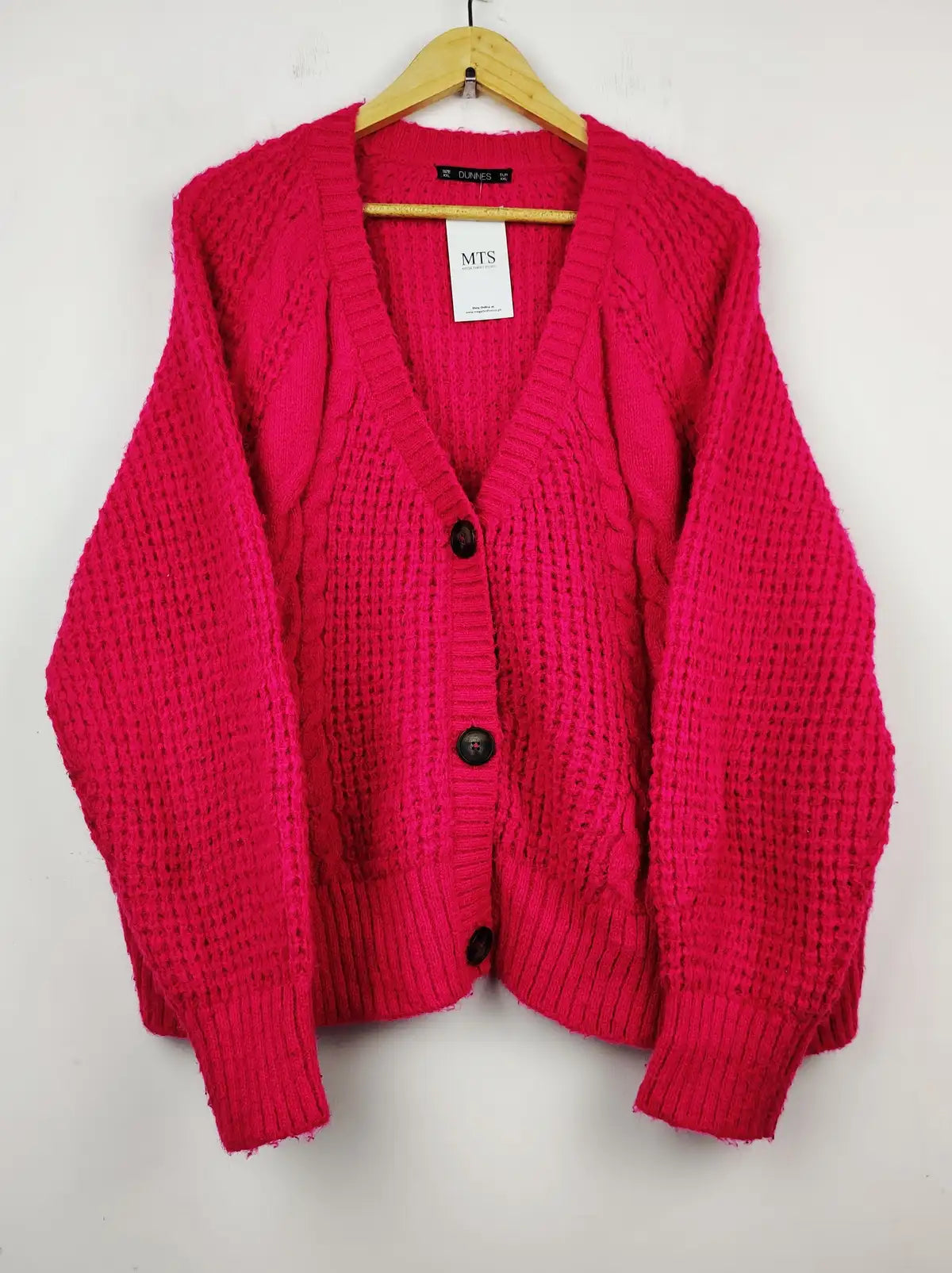 Buy online pre-used pre-loved 100% authentic & Original branded Dunnes Stores (LS-8643) available in Pakistan. Top international brands avilable.