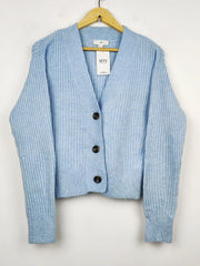 Buy online pre-used pre-loved 100% authentic & Original branded H&M (LS-8645) available in Pakistan. Top international brands avilable.