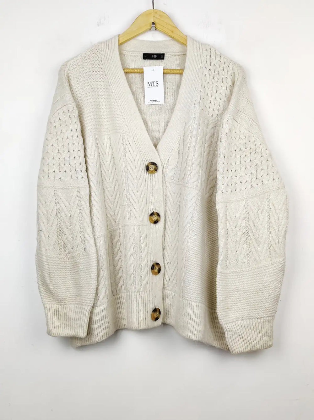 Buy online pre-used pre-loved 100% authentic & Original branded F&F (LS-8656) available in Pakistan. Top international brands avilable.