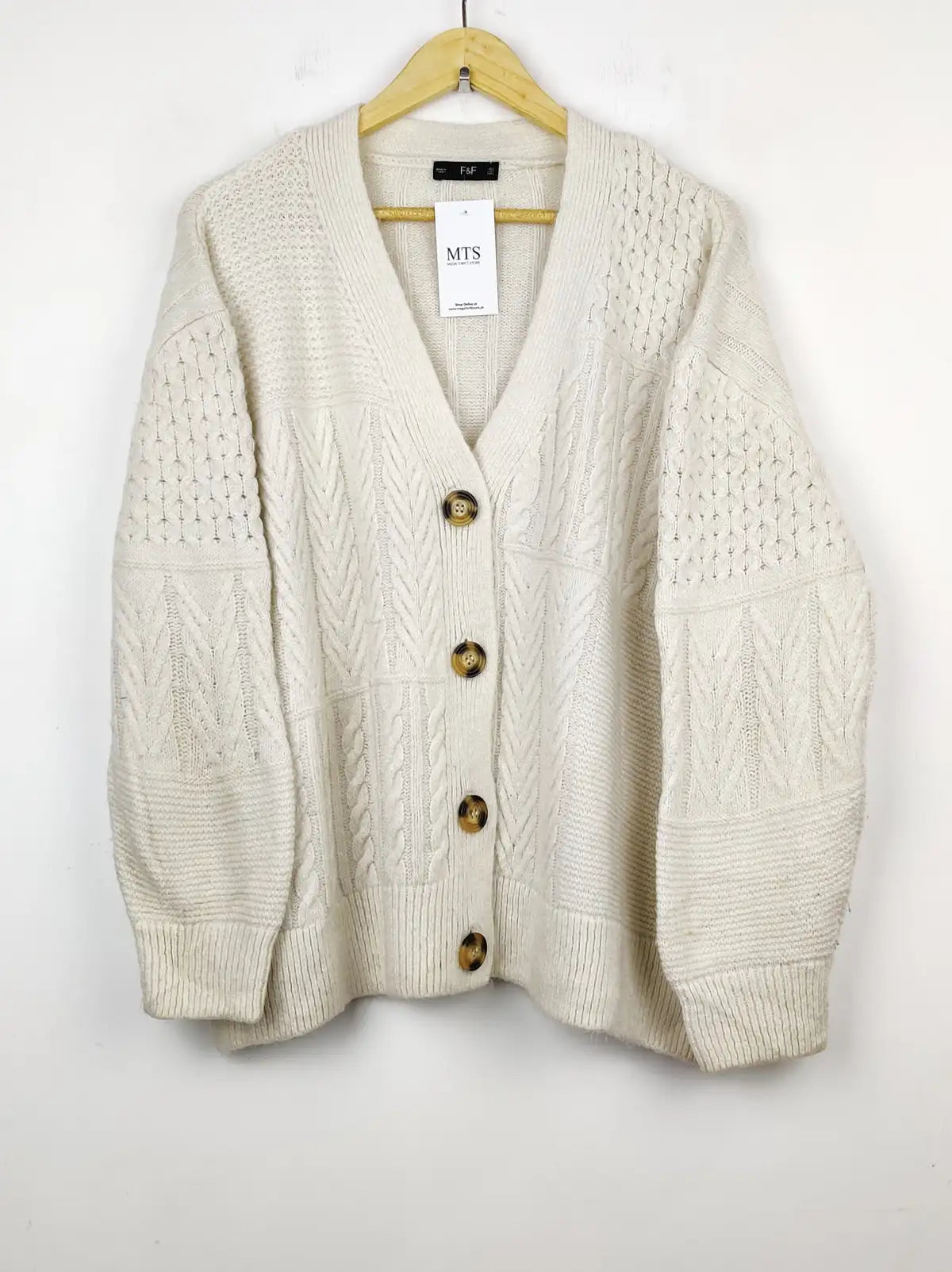 Buy online pre-used pre-loved 100% authentic & Original branded F&F (LS-8656) available in Pakistan. Top international brands avilable.