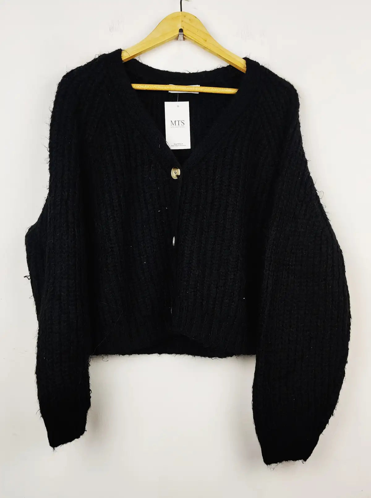 Buy online pre-used pre-loved 100% authentic & Original branded Primark (LS-8673) available in Pakistan. Top international brands avilable.