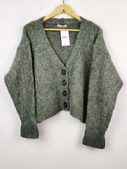 Buy online pre-used pre-loved 100% authentic & Original branded Stradivarius (LS-8677) available in Pakistan. Top international brands avilable.