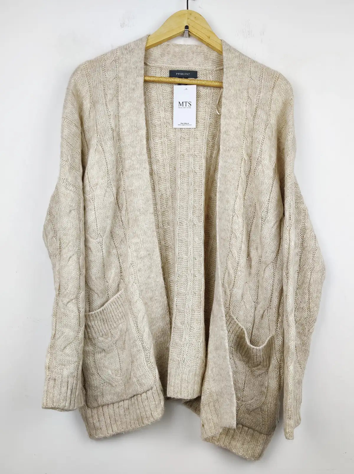 Buy online pre-used pre-loved 100% authentic & Original branded Primark (LS-8688) available in Pakistan. Top international brands avilable.