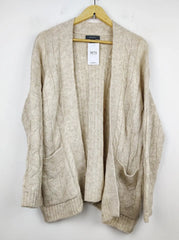 Buy online pre-used pre-loved 100% authentic & Original branded Primark (LS-8688) available in Pakistan. Top international brands avilable.