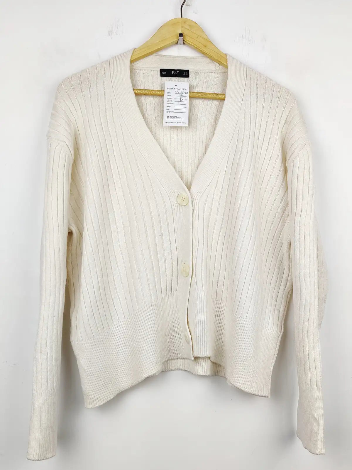 Buy online pre-used pre-loved 100% authentic & Original branded F&F (LS-8698) available in Pakistan. Top international brands avilable.