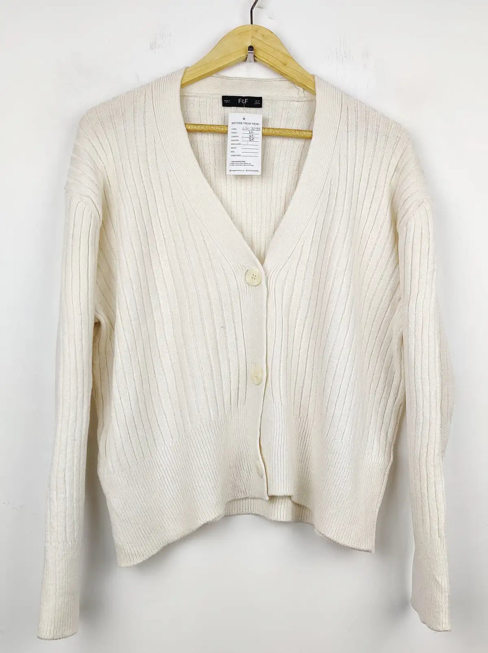 Buy online pre-used pre-loved 100% authentic & Original branded F&F (LS-8698) available in Pakistan. Top international brands avilable.