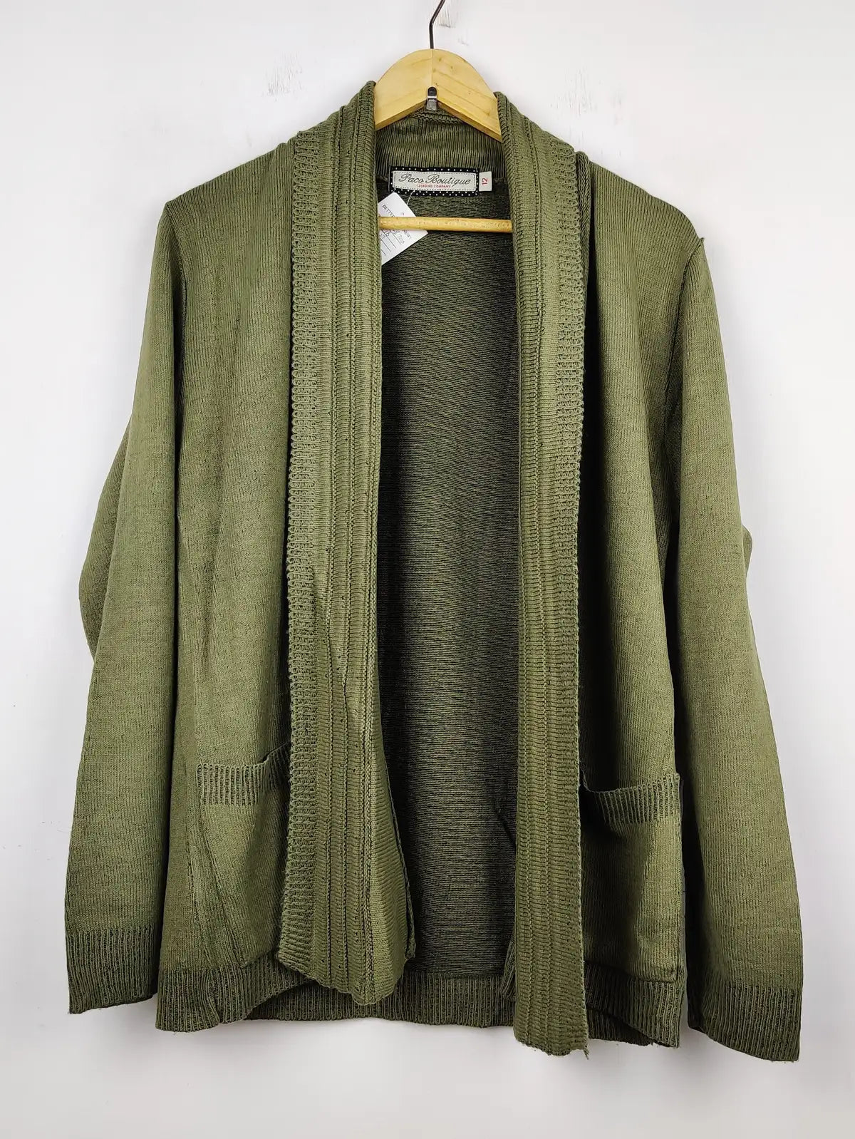 Buy online pre-used pre-loved 100% authentic & Original branded Paca Boutique (LS-8700) available in Pakistan. Top international brands avilable.