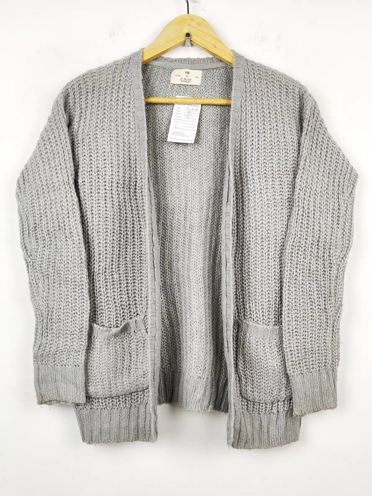 Buy online pre-used pre-loved 100% authentic & Original branded Yd (LS-8741) available in Pakistan. Top international brands avilable.