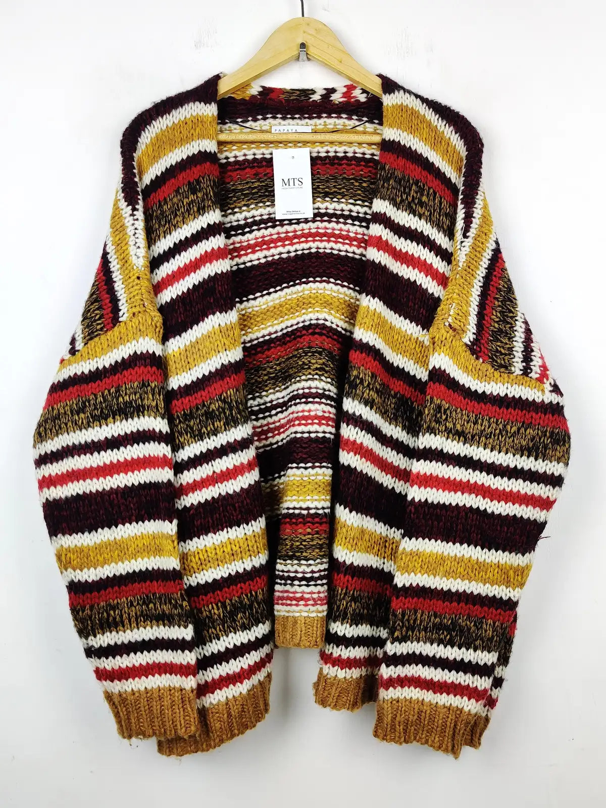 Buy online pre-used pre-loved 100% authentic & Original branded Papaya (LS-8763) available in Pakistan. Top international brands avilable.