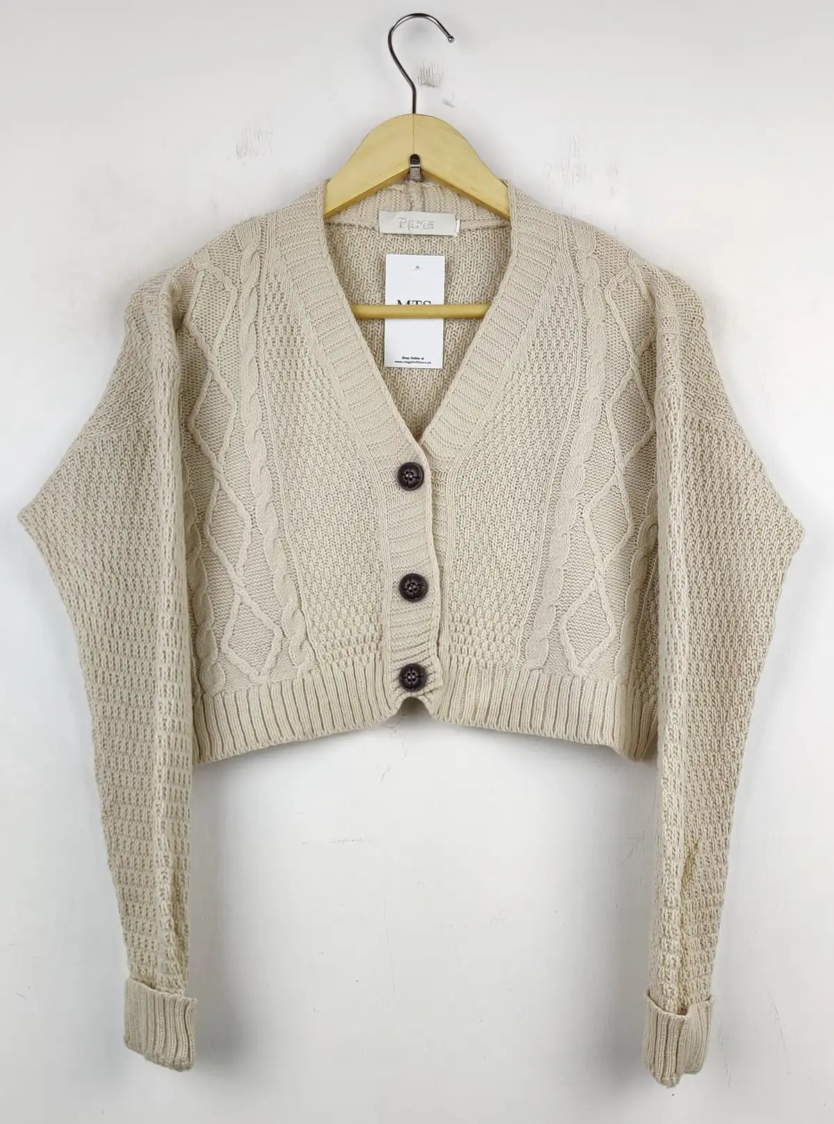 Buy online pre-used pre-loved 100% authentic & Original branded Paris (LS-8817) available in Pakistan. Top international brands avilable.