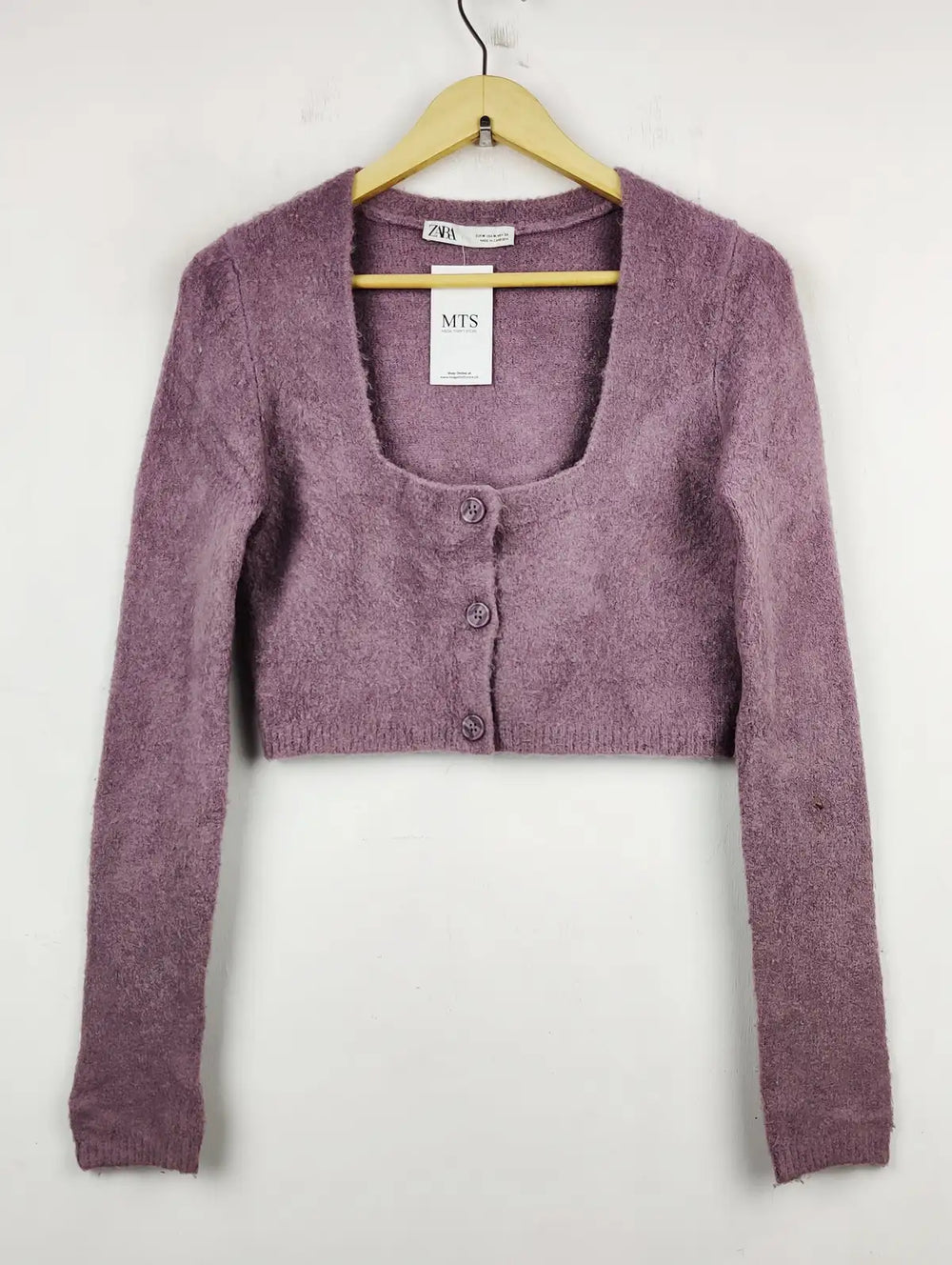 Buy online pre-used pre-loved 100% authentic & Original branded Zara (LS-8819) available in Pakistan. Top international brands avilable.