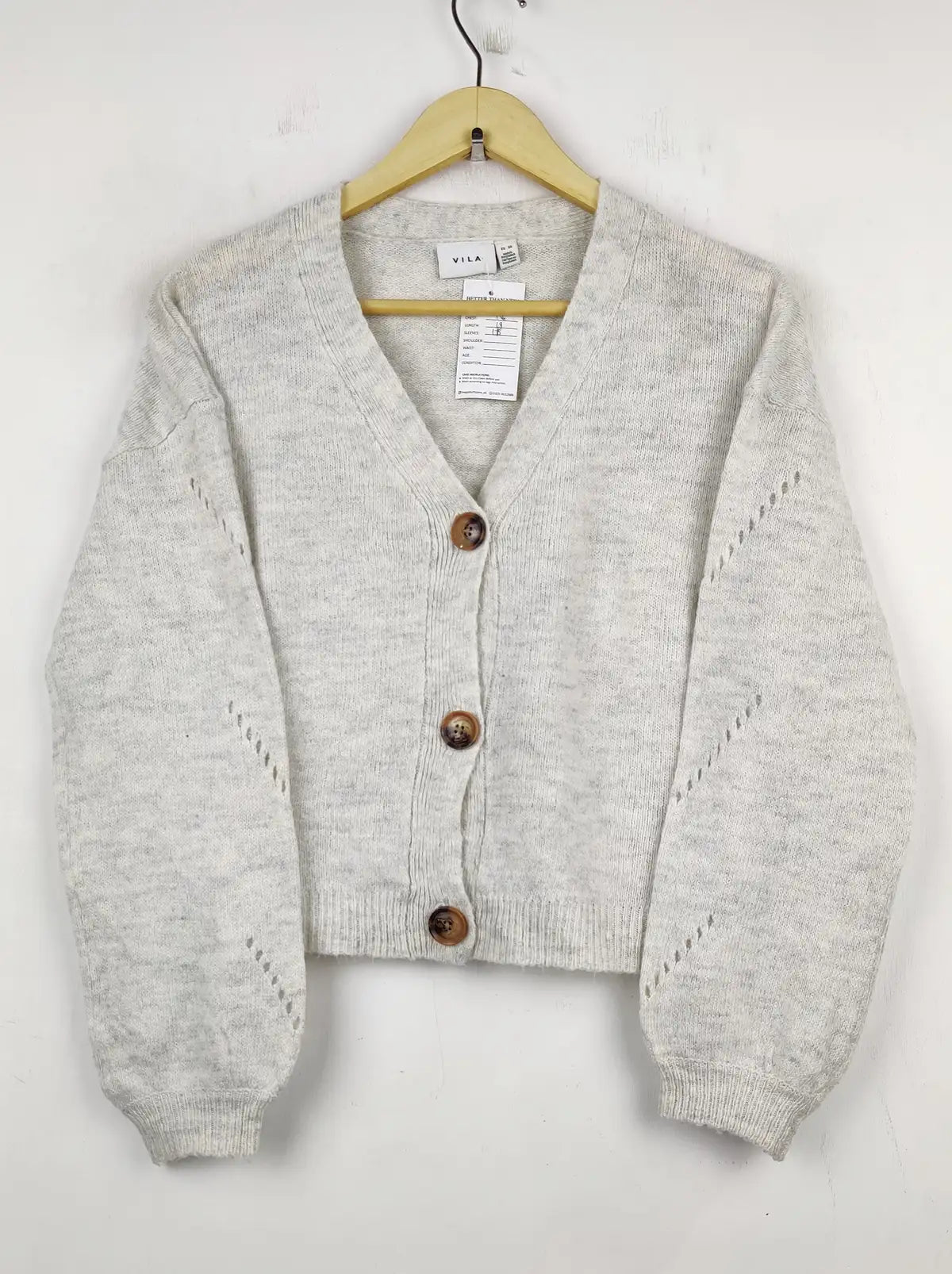 Buy online pre-used pre-loved 100% authentic & Original branded Vila (LS-8820) available in Pakistan. Top international brands avilable.