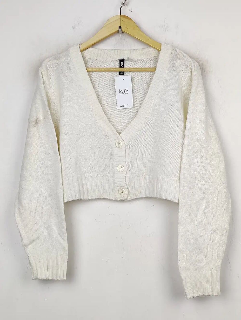 Buy online pre-used pre-loved 100% authentic & Original branded H&M (LS-8916) available in Pakistan. Top international brands avilable.