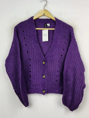 Buy online pre-used pre-loved 100% authentic & Original branded H&M (LS-8928) available in Pakistan. Top international brands avilable.