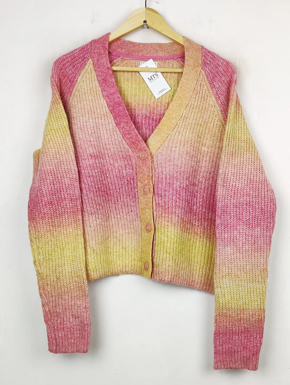 Buy online pre-used pre-loved 100% authentic & Original branded Fatface (LS-8934) available in Pakistan. Top international brands avilable.