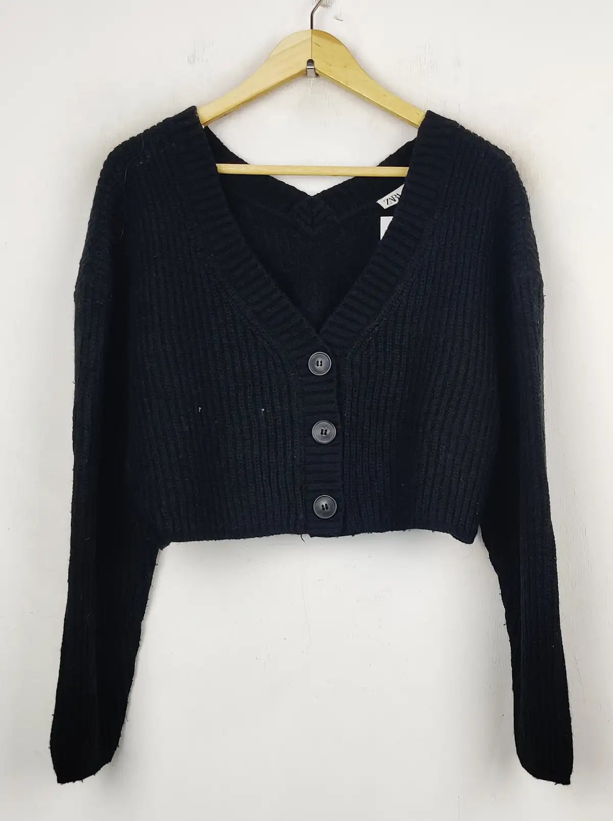 Buy online pre-used pre-loved 100% authentic & Original branded Zara (LS-8984) available in Pakistan. Top international brands avilable.