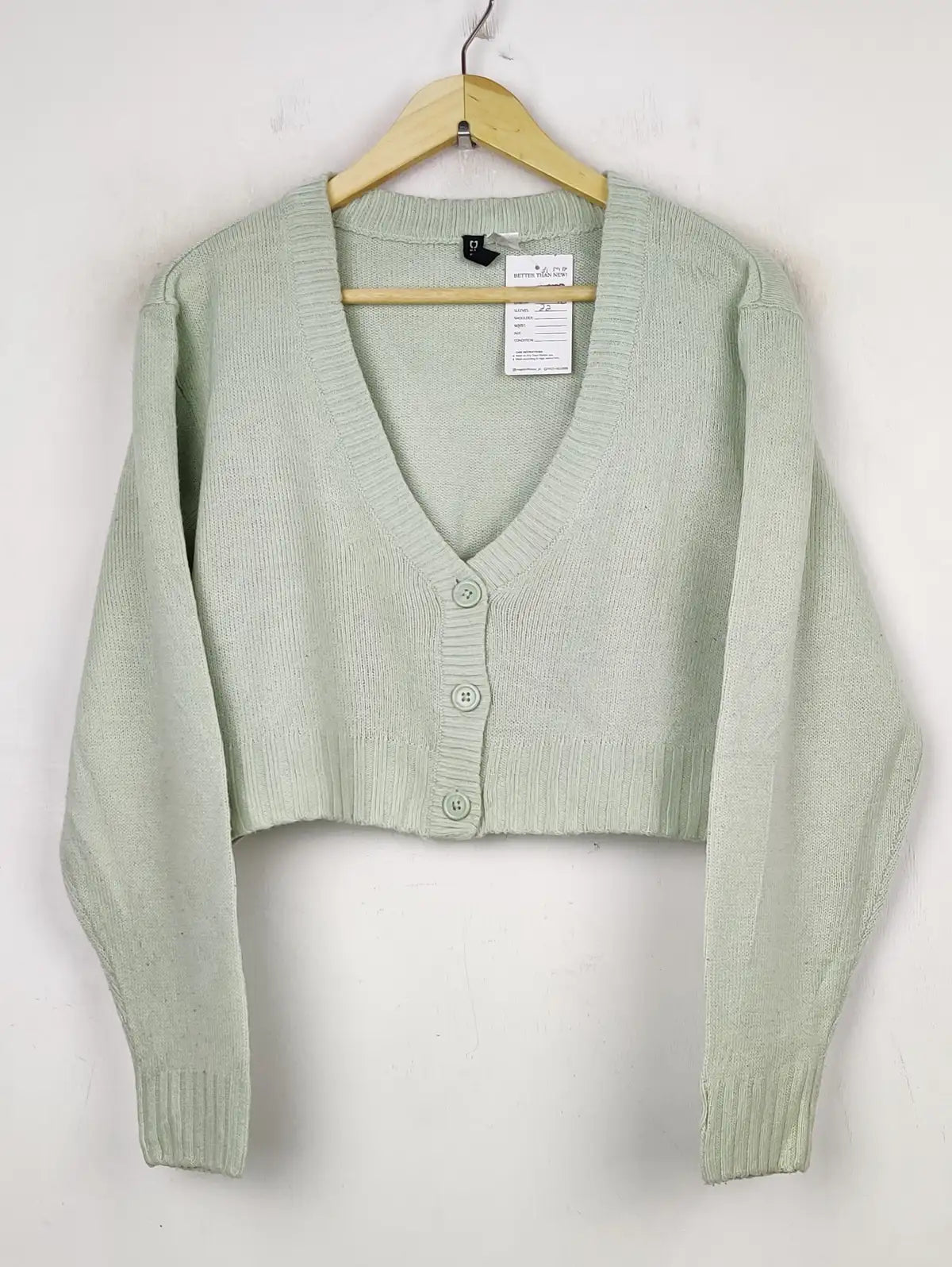 Buy online pre-used pre-loved 100% authentic & Original branded H&M (LS-8988) available in Pakistan. Top international brands avilable.