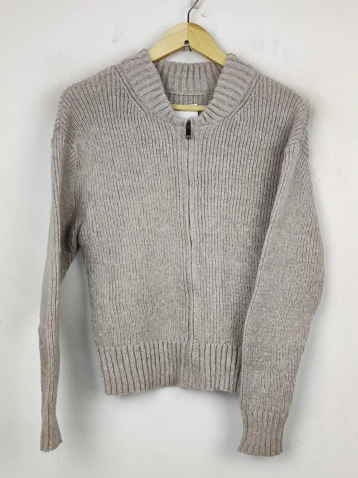 Buy online pre-used pre-loved 100% authentic & Original branded Shein (LS-9002) available in Pakistan. Top international brands avilable.