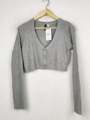 Buy online pre-used pre-loved 100% authentic & Original branded H&M (LS-9005) available in Pakistan. Top international brands avilable.