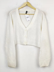 Buy online pre-used pre-loved 100% authentic & Original branded H&M (LS-9011) available in Pakistan. Top international brands avilable.