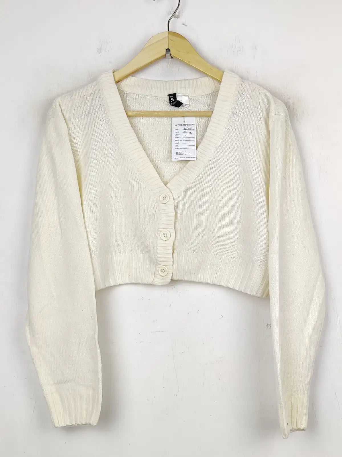 Buy online pre-used pre-loved 100% authentic & Original branded H&M (LS-9018) available in Pakistan. Top international brands avilable.