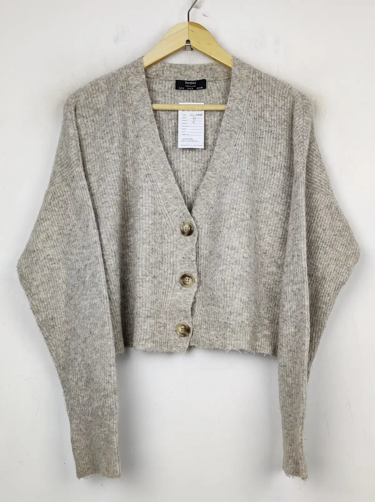 Buy online pre-used pre-loved 100% authentic & Original branded Bershka (LS-9031) available in Pakistan. Top international brands avilable.