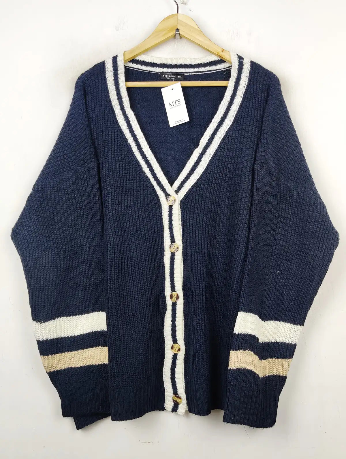 Buy online pre-used pre-loved 100% authentic & Original branded Shein (LS-9054) available in Pakistan. Top international brands avilable.