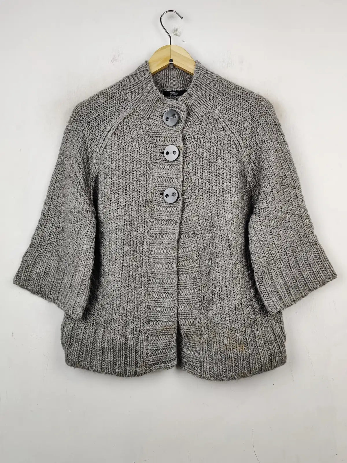 Buy online pre-used pre-loved 100% authentic & Original branded Marks & Spencer (LS-9055) available in Pakistan. Top international brands avilable.