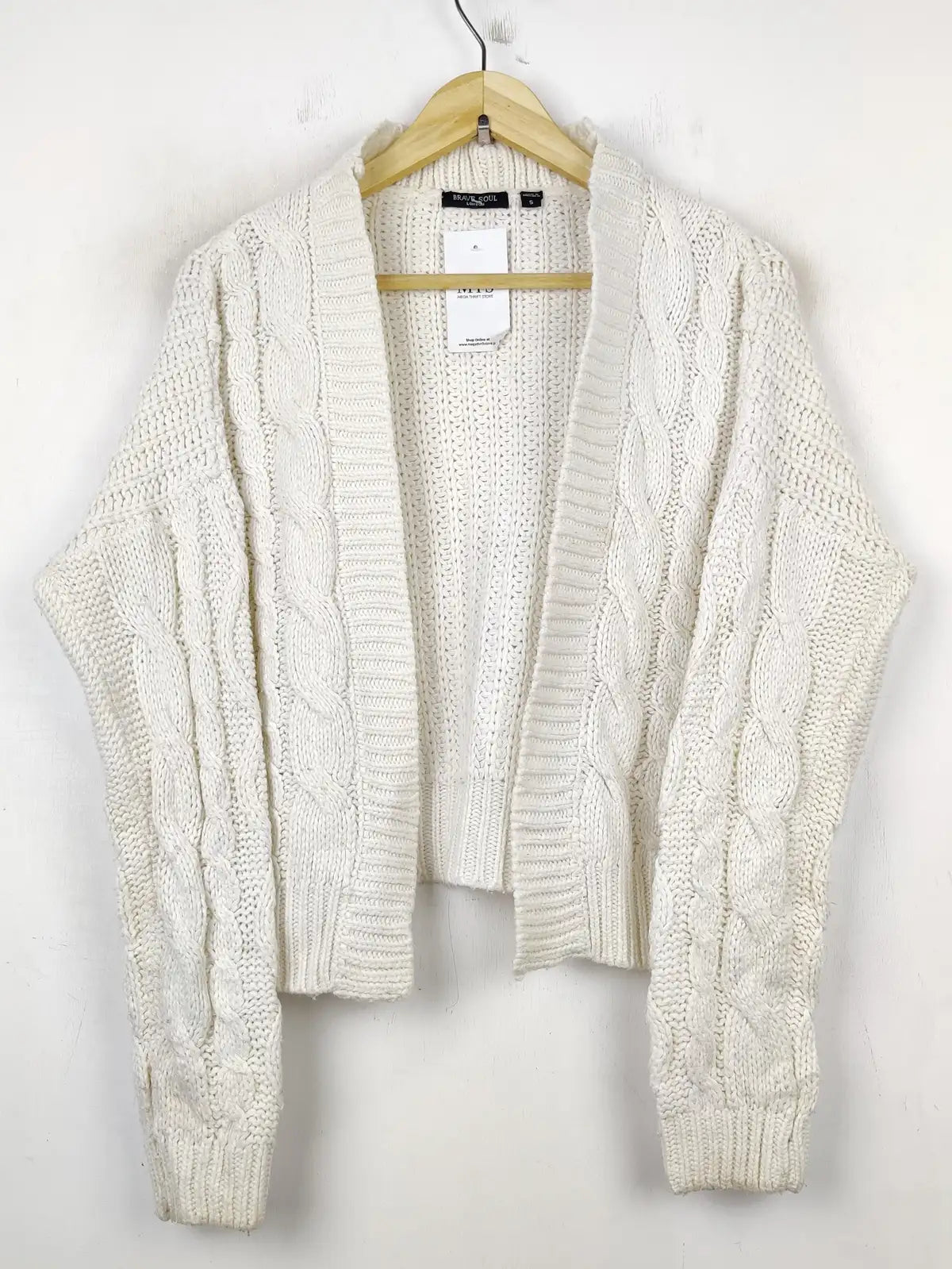 Buy online pre-used pre-loved 100% authentic & Original branded Brave Soul (LS-9059) available in Pakistan. Top international brands avilable.