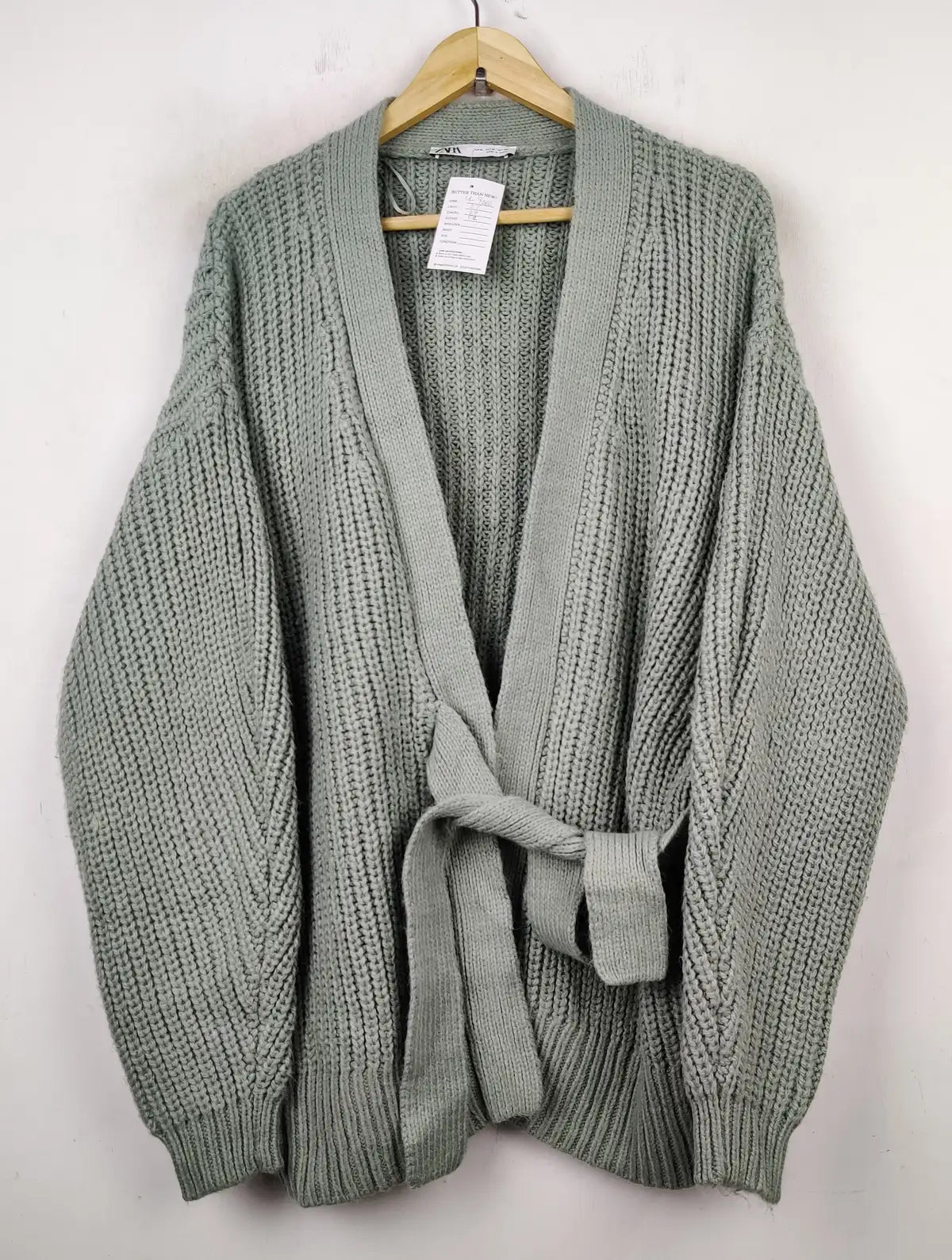 Buy online pre-used pre-loved 100% authentic & Original branded Zara (LS-9066) available in Pakistan. Top international brands avilable.