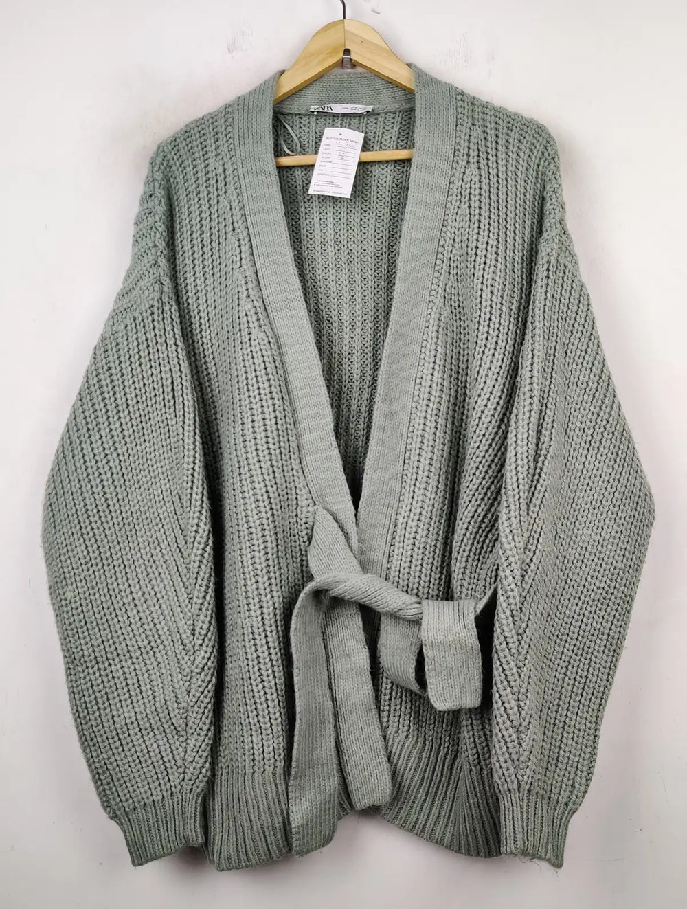 Buy online pre-used pre-loved 100% authentic & Original branded Zara (LS-9066) available in Pakistan. Top international brands avilable.