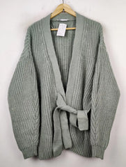 Buy online pre-used pre-loved 100% authentic & Original branded Zara (LS-9066) available in Pakistan. Top international brands avilable.