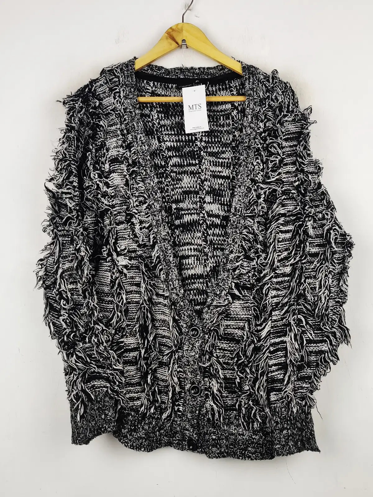 Buy online pre-used pre-loved 100% authentic & Original branded Atmosphere (LS-9109) available in Pakistan. Top international brands avilable.