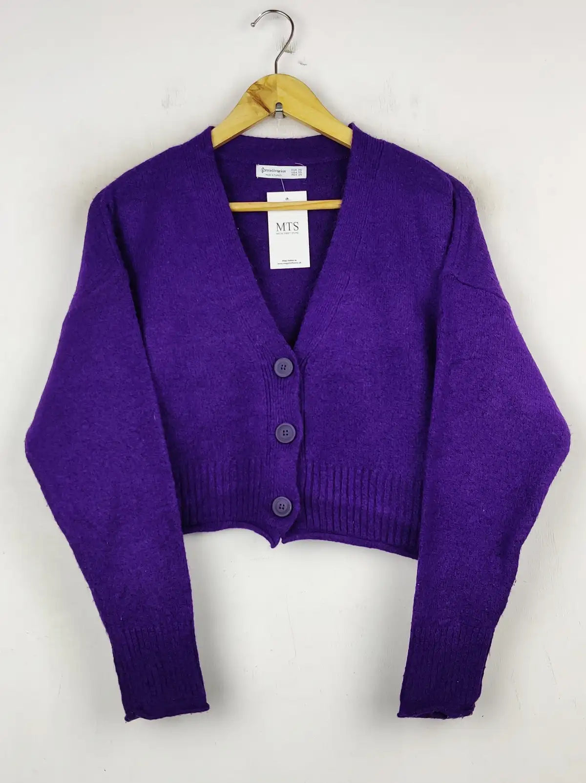 Buy online pre-used pre-loved 100% authentic & Original branded Stradivarius (LS-9170) available in Pakistan. Top international brands avilable.